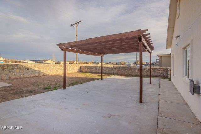 810 VILLAS DEL SOL Road, Socorro, TX 79927