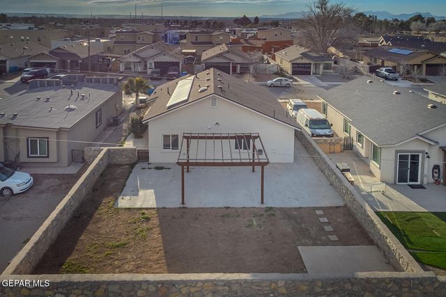 810 VILLAS DEL SOL Road, Socorro, TX 79927