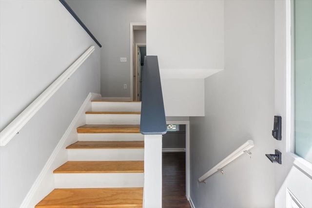 34 & 34R Pickering St, Essex, MA 01929