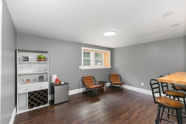 34 & 34R Pickering St, Essex, MA 01929