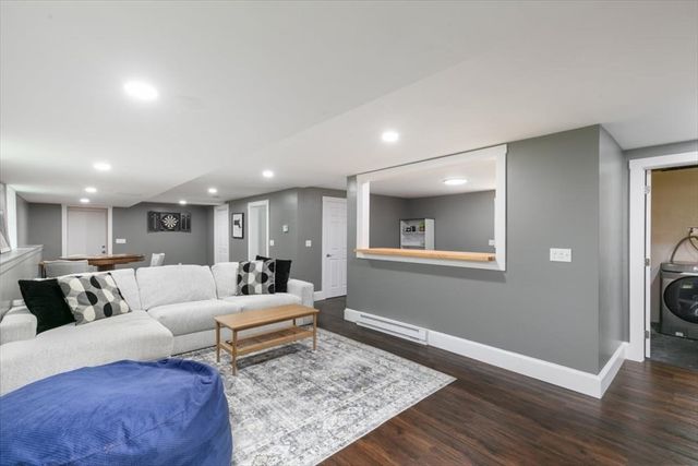 34 & 34R Pickering St, Essex, MA 01929