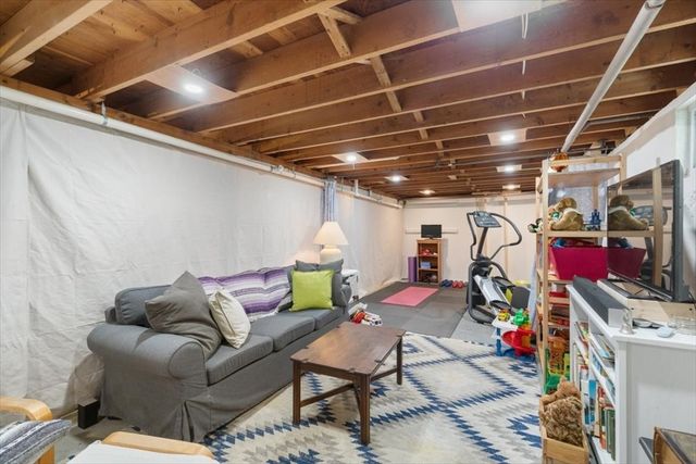 34 & 34R Pickering St, Essex, MA 01929