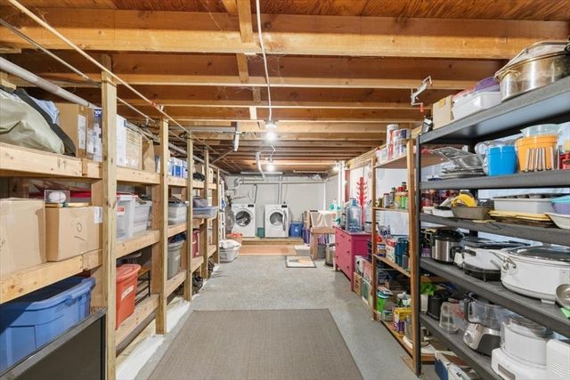 34 & 34R Pickering St, Essex, MA 01929