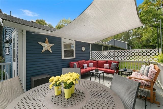 34 & 34R Pickering St, Essex, MA 01929