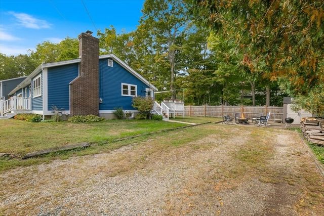 34 & 34R Pickering St, Essex, MA 01929