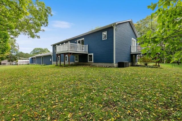 34 & 34R Pickering St, Essex, MA 01929