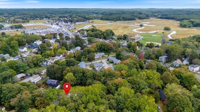 34 & 34R Pickering St, Essex, MA 01929