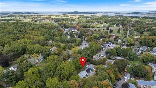 34 & 34R Pickering St, Essex, MA 01929