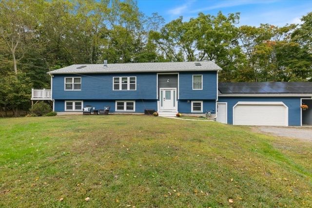 34 & 34R Pickering St, Essex, MA 01929