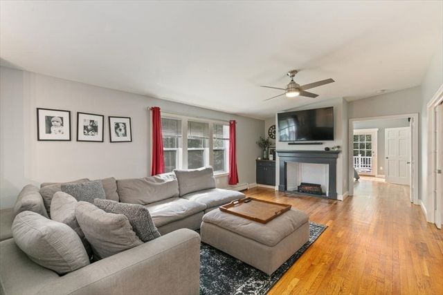 34 & 34R Pickering St, Essex, MA 01929