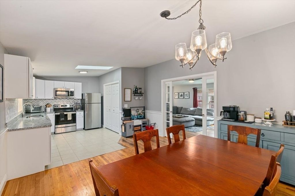 34 & 34R Pickering St, Essex, MA 01929