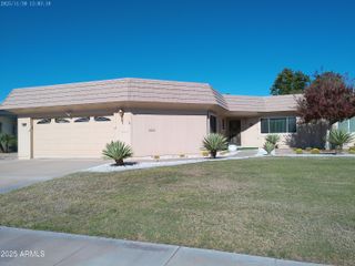 10306 W HUTTON Drive, Sun City, AZ 85351
