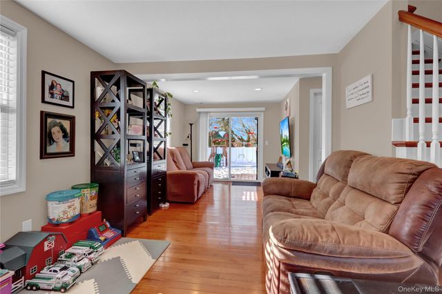 522 Browns Road, Nesconset, NY 11767