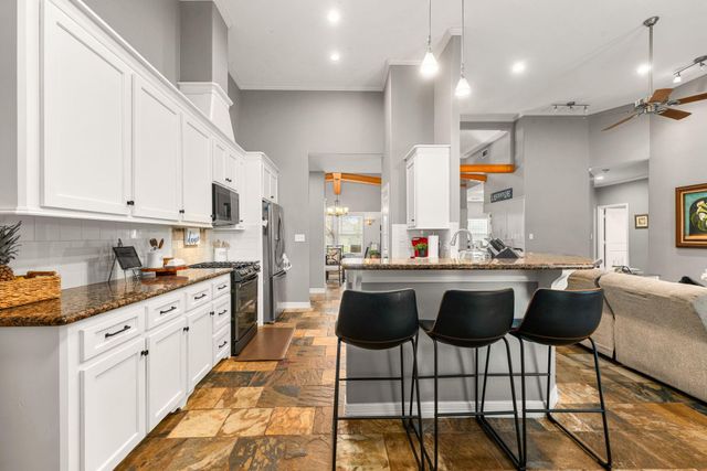 12596 Point Aquarius Boulevard, Willis, TX 77318