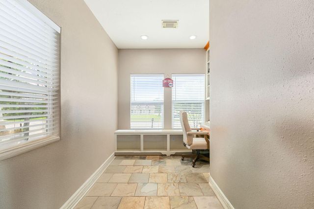 12596 Point Aquarius Boulevard, Willis, TX 77318