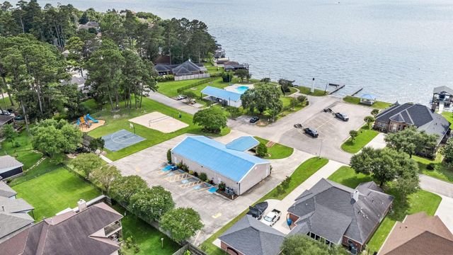 12596 Point Aquarius Boulevard, Willis, TX 77318