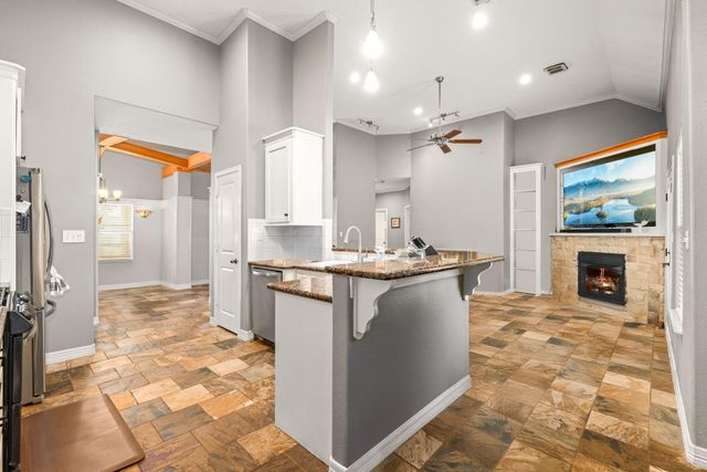 12596 Point Aquarius Boulevard, Willis, TX 77318