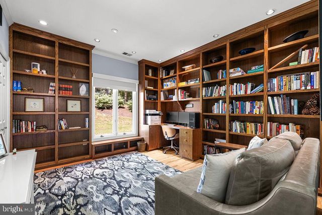 24 SEMINARY DR, Lutherville Timonium, MD 21093