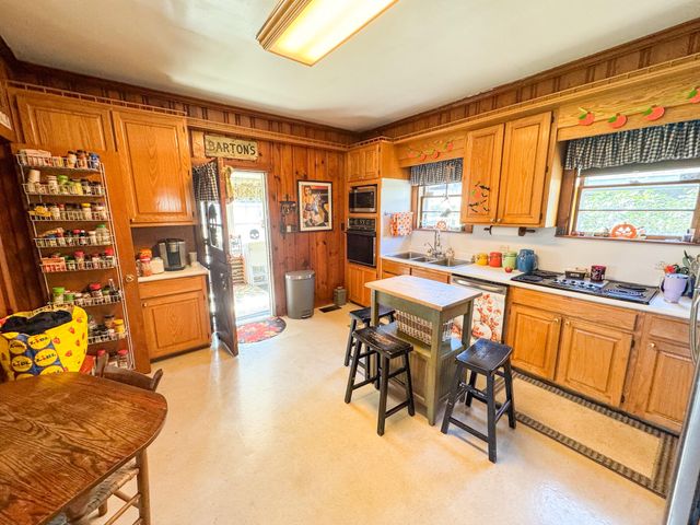 360 Bridge Street, Branchville, SC 29432