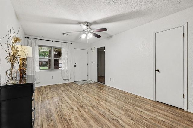 403 Vickie Drive, Yukon, OK 73099