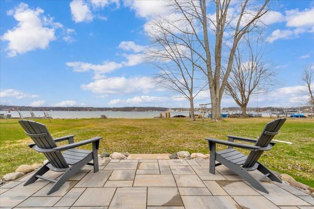 468 Pentecost Highway, Franklin Twp, MI 49265