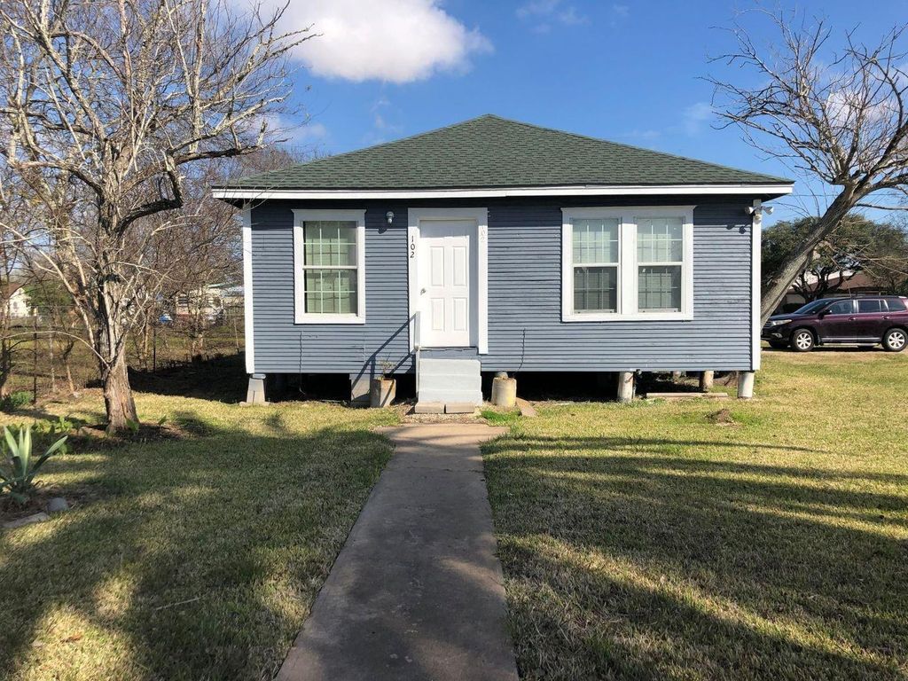 102 N Avenue A, Freeport, TX 77541