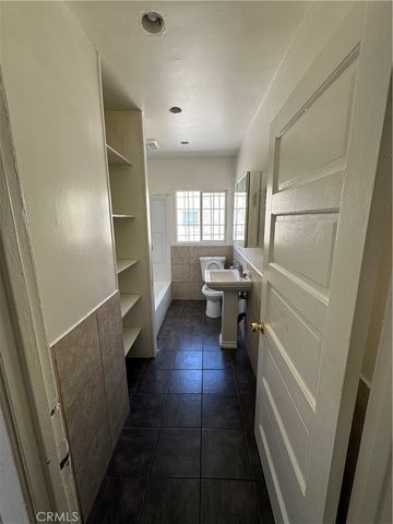 5819 4th Avenue 3, Los Angeles, CA 90043