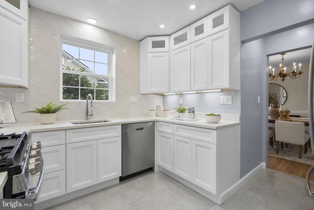 5711 WYNGATE DR, Bethesda, MD 20817