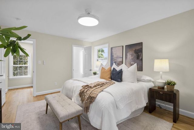 5711 WYNGATE DR, Bethesda, MD 20817