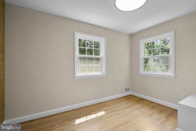 5711 WYNGATE DR, Bethesda, MD 20817
