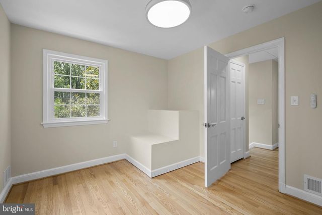 5711 WYNGATE DR, Bethesda, MD 20817