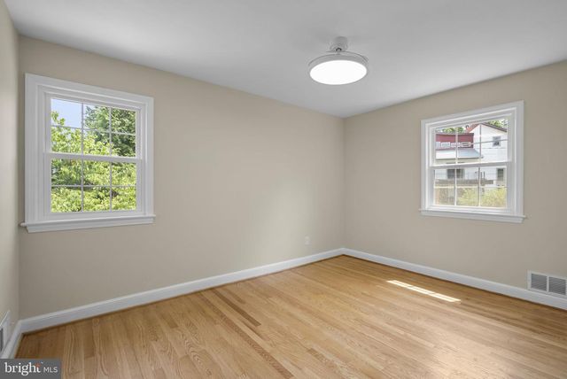 5711 WYNGATE DR, Bethesda, MD 20817