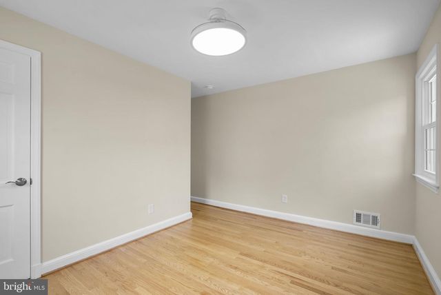 5711 WYNGATE DR, Bethesda, MD 20817
