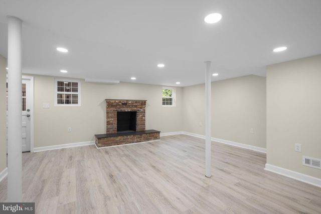 5711 WYNGATE DR, Bethesda, MD 20817