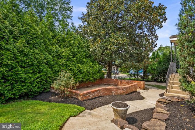 5711 WYNGATE DR, Bethesda, MD 20817