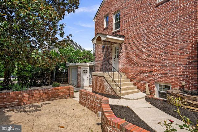 5711 WYNGATE DR, Bethesda, MD 20817