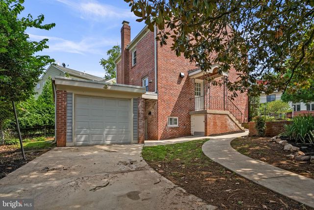 5711 WYNGATE DR, Bethesda, MD 20817