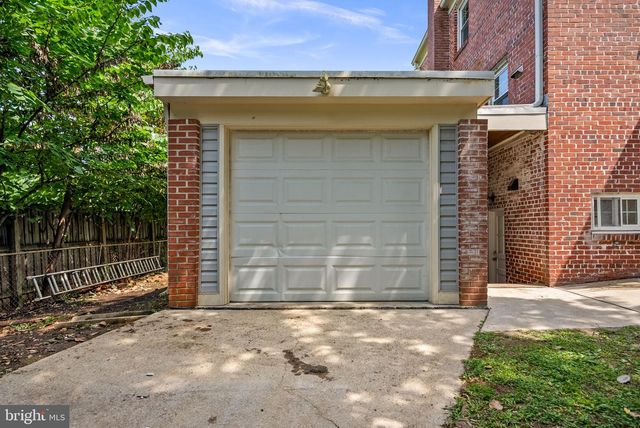 5711 WYNGATE DR, Bethesda, MD 20817