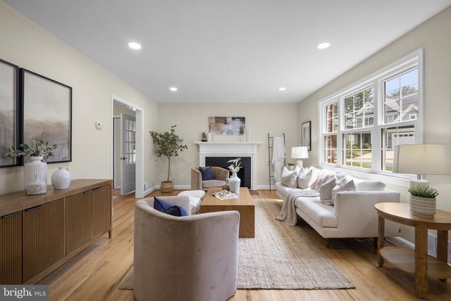 5711 WYNGATE DR, Bethesda, MD 20817