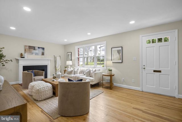 5711 WYNGATE DR, Bethesda, MD 20817