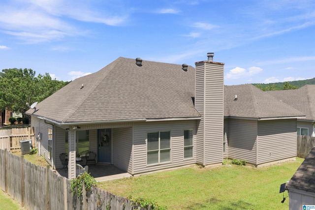 2042 FOREST LAKES LANE, Sterrett, AL 35147