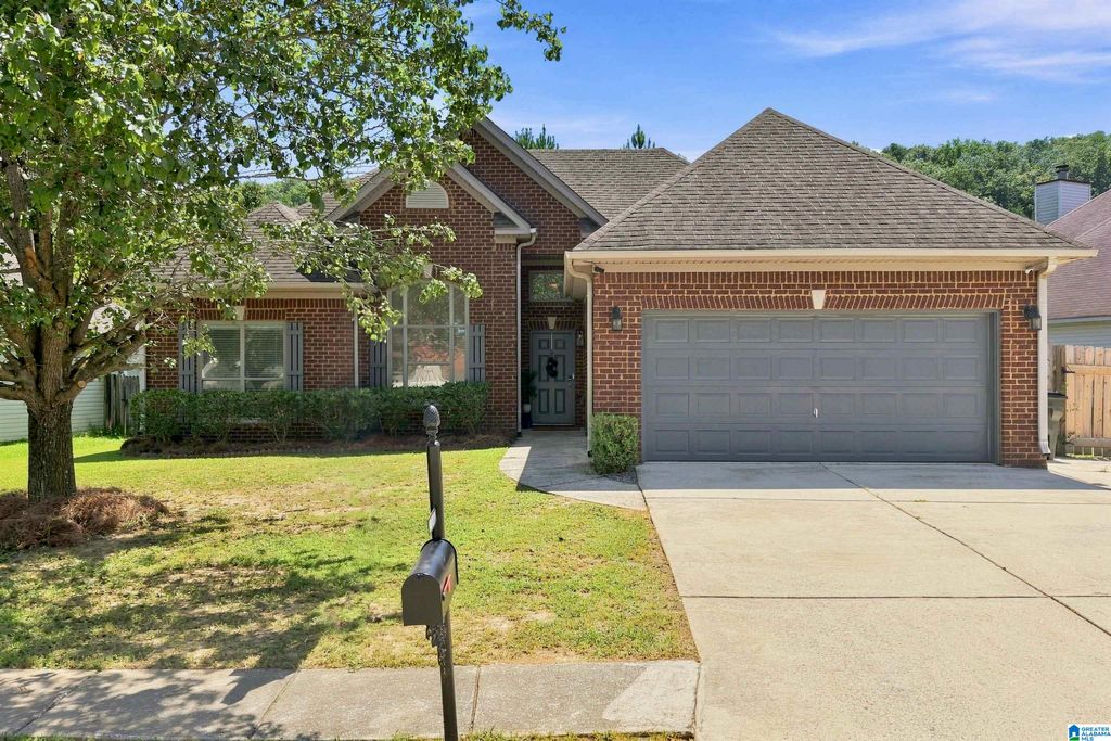 2042 FOREST LAKES LANE, Sterrett, AL 35147