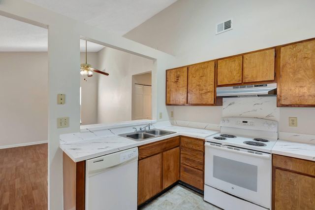 155 Manchester Road, Summerville, SC 29486