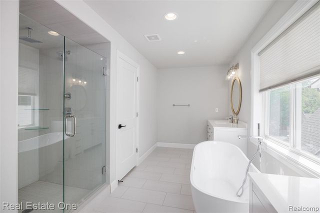 4715 Tonawanda Avenue, Royal Oak, MI 48073