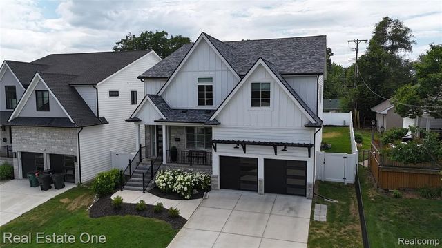4715 Tonawanda Avenue, Royal Oak, MI 48073