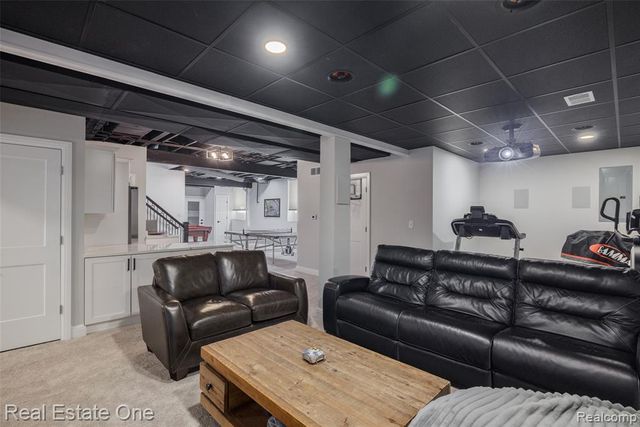 4715 Tonawanda Avenue, Royal Oak, MI 48073