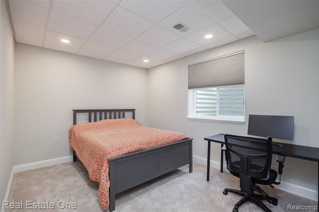 4715 Tonawanda Avenue, Royal Oak, MI 48073