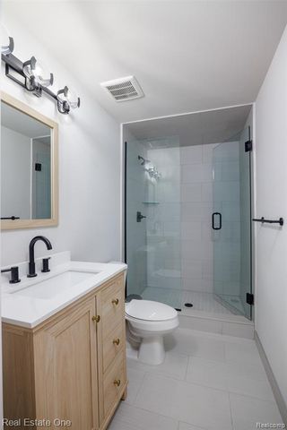 4715 Tonawanda Avenue, Royal Oak, MI 48073