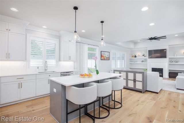 4715 Tonawanda Avenue, Royal Oak, MI 48073