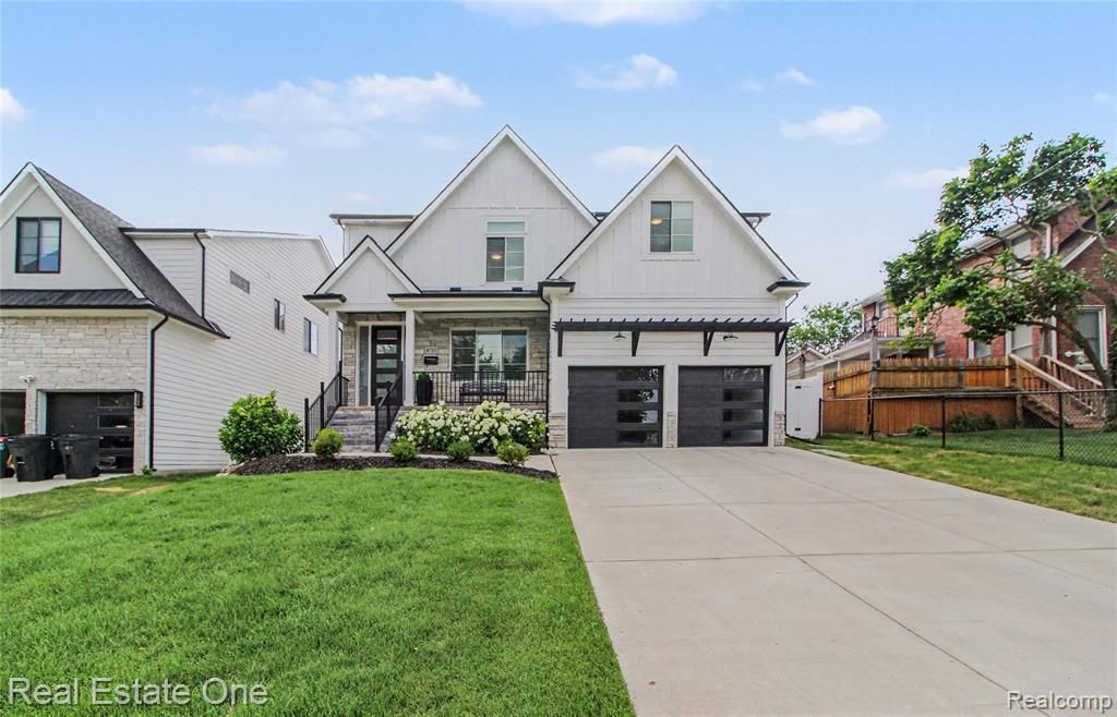 4715 Tonawanda Avenue, Royal Oak, MI 48073